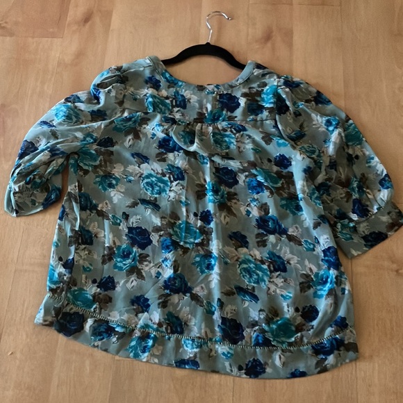 Half button down see through top - Picture 2 of 2